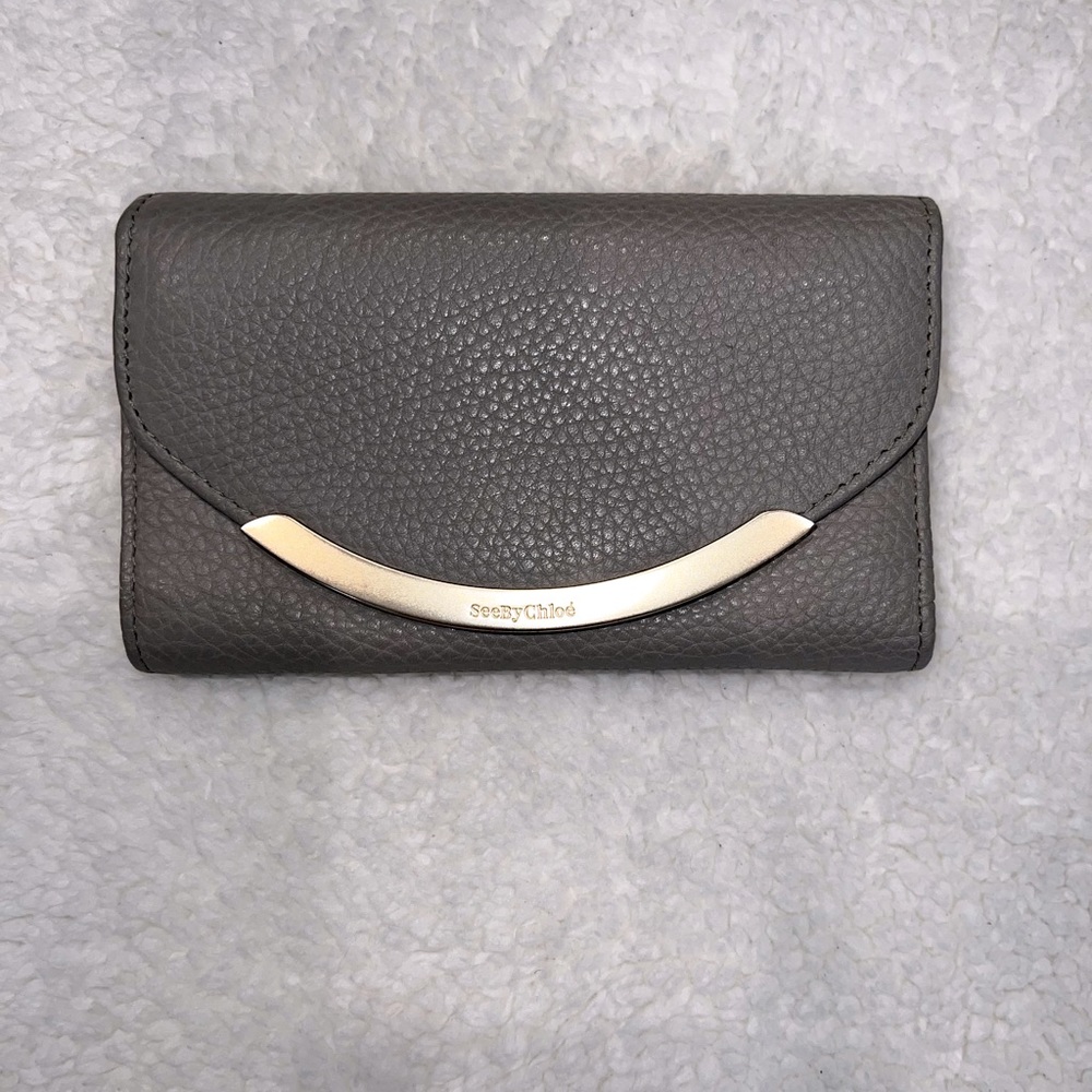 Grey Chloe Wallet With Tons Of Space! - image 1